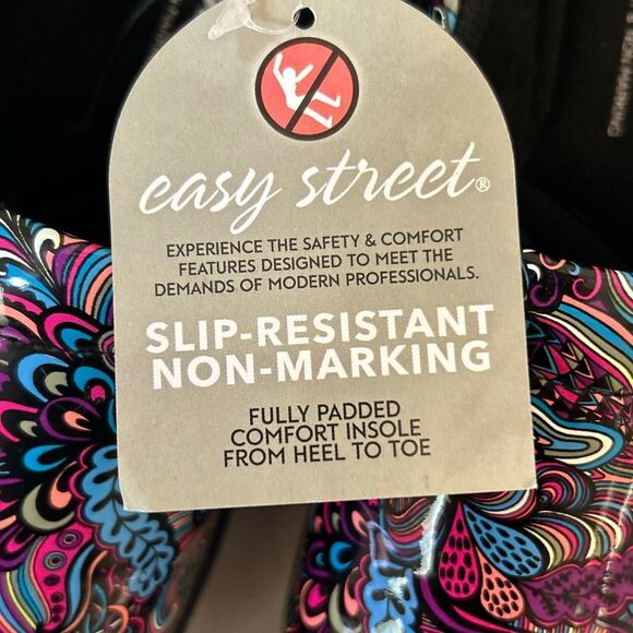 Easy Street NWT Floral Clogs Size 7.5